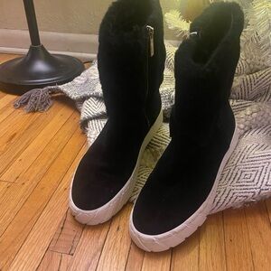 Aquatalia Black Winter Boots shearling fur warm zip up with White  Sole